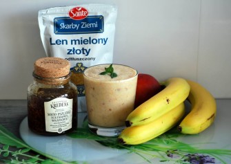 Koktajl: banan, nektarynka, len