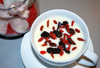 Jaglanka z jagodami goji