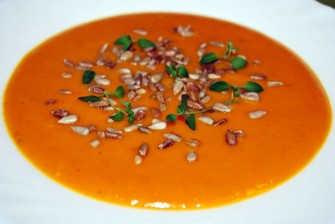 Jamajska zupa dyniowa z mleczkiem kokosowym