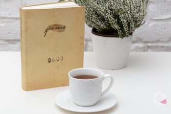 Wzrusza, uczy, daje do myślenia..
