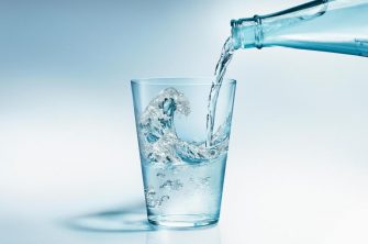Sprawdź, co robi dziecko, które ma pustą szklankę?